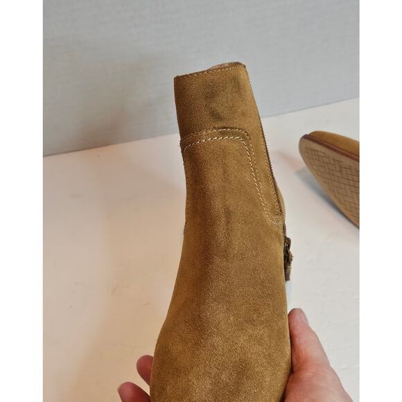 Cole Haan New Women;s 8 1/2 B, Naia Ankle Bootie Boots Tan Suede Side zip  read - Picture 9 of 9